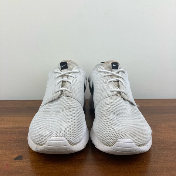 Nike Women’s Roshe One Running Shoes Size 12 White Black Oreo Mesh 844994-101. - Picture 4 of 13